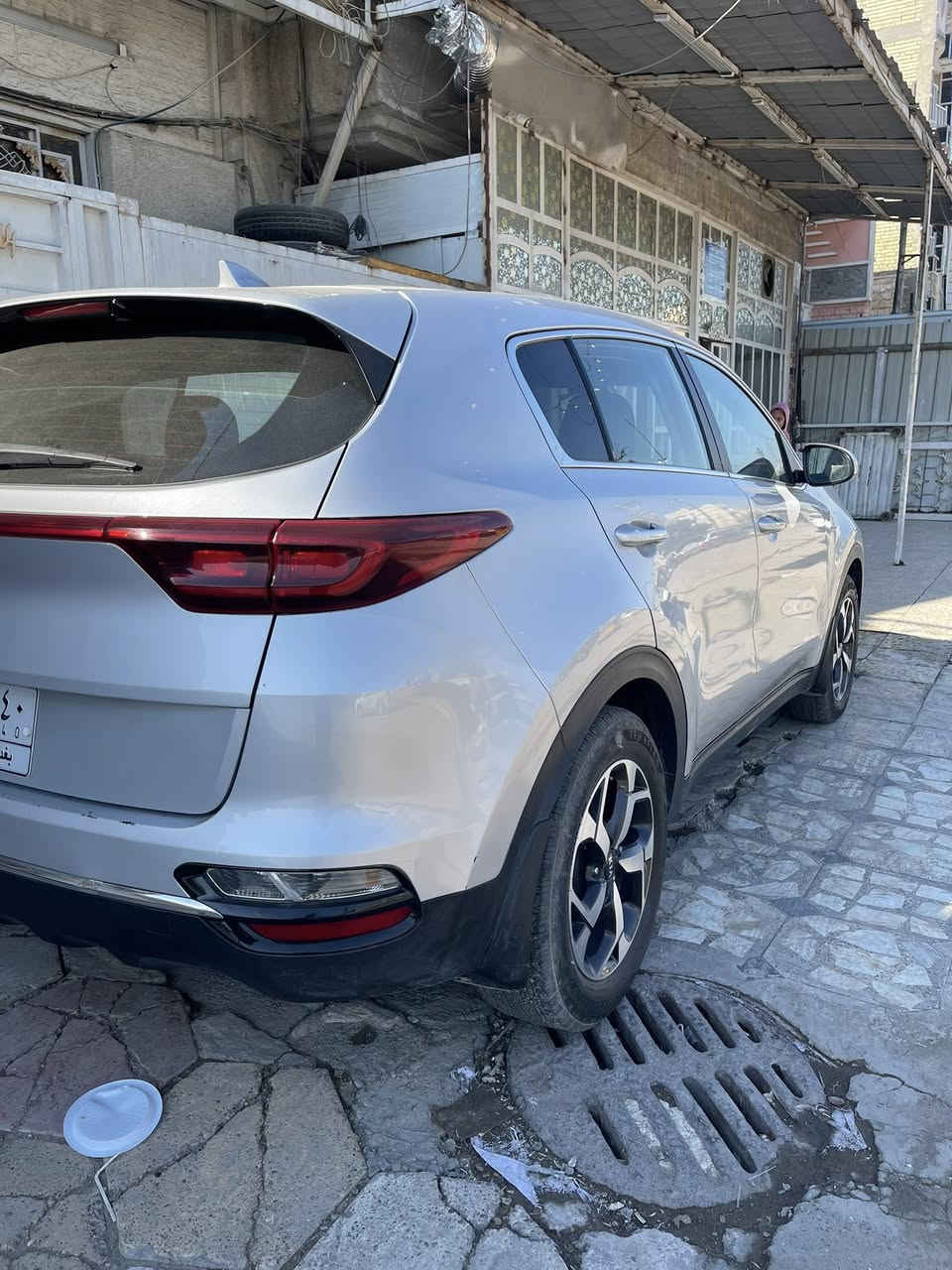 السلام عليكم 
كيا سبورتج 2021 وارد امريكي 
حادث ربع من الدعاميه الاماميه 
ايرباكات سليمه
نص فول سياره جاهزه وجديده 
السعر 165 وبيها مجال 
مكان السياره بغداد مدينه الصدر 
‏‭0772 844 3762
