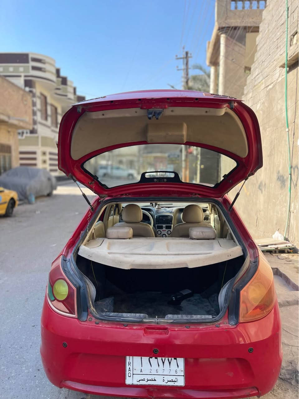 سلام وعليكم شيري فلاوين سياره شوفت عيونك البدي يخبل بس المكينه بيها تبخير راعيها موجود سياره كهربائيات كلها شغاله من طول للطول ما ناقصها وايرر ابدد اكفلها من الضربه والصبغ والخياس راعيها بل بصره 
رقم التواصل *********** البصرة, العراق
