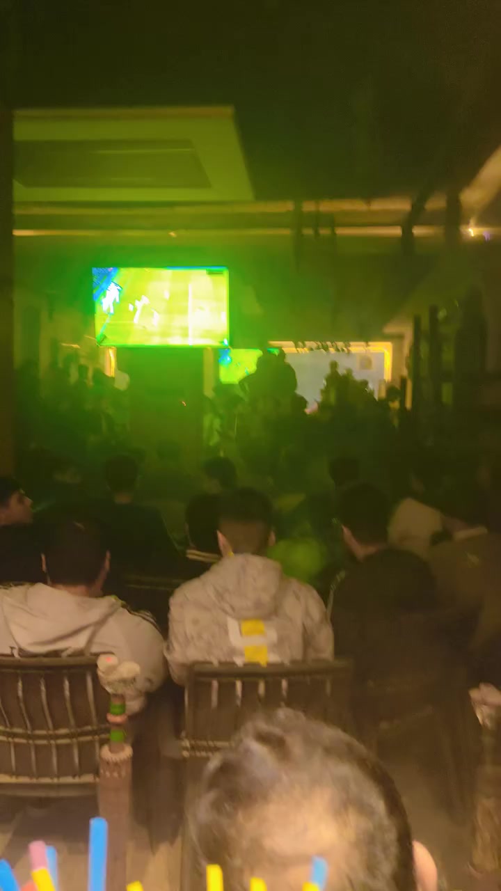 مساء الخير حبايب كلبي كوفي شوب بل لامين الثانيه شارع النواب شغاله وخير من الله
نراكيل خشب 50 بكار 
نركيل بابلي 15 
4 شاشات حجم 52
2شاشات حجم 40+وحده 32
ميوزه دومنه 
كراسي 70
سبالت 5
جهاز صوت مضخم 
جهاز الرابعه 
بارسته كامله ومرتبه ديكور حلو 
ابلي 4 عدد 2 
علان ضوئي على عرض لواجه
ميز كاشير 
بنكات جانبيه عدد 5
طباخ +دبه غاز +خلاطات
برادات عدد 2 
مجمده 1
كوفي كامل من كلشي لامانه تجي وشوف الحركه وشغل 
‏‪***********متواجد على النت

‏
