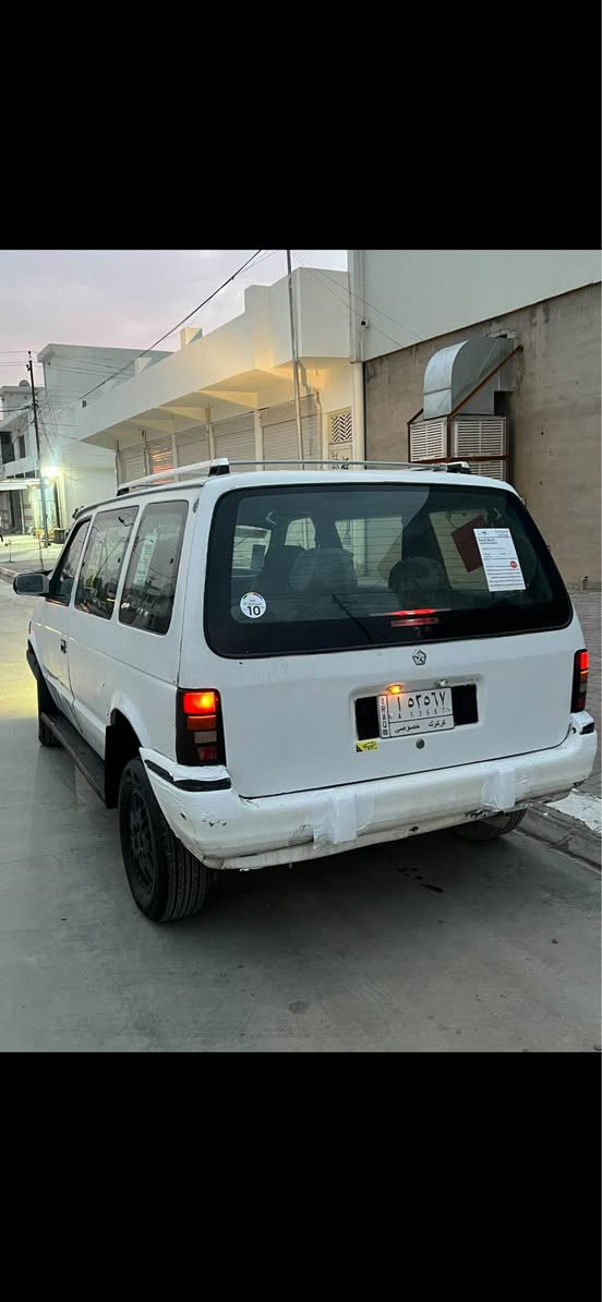 كرسلر ٧راكب رقم كركوك مشروع سنوية مو ساقط دفتر بنزين موجود محرك كامري سيارة مصبوغة لجمالية داخل سيارة دوشمة جديد كهربائي كلة شغال منظومة تبريد كلة موجود بس ماعرف ليش ميشتغل تاير و باترى جديد صدر جديد سيارة بدون نقص 
للبيع او مراوسة حسب قناعة 
سعر ٤٠ و مجال 
عنوان كركوك شوراو 
***********واتس 
*********** كركوك, العراق
