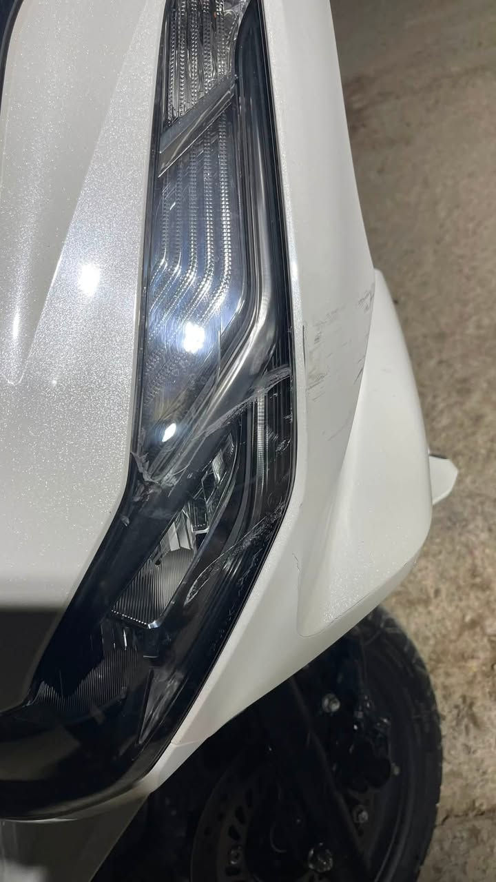 السلام عليكم pcx الجيل الرابع بيها حادث بصيط فقط جامة المازدة ماشية 17 الف كفالة مكينة وكفر فقط ملاحضات بصيطة
***********
مكاني سبع ابكار
ملاحضة الدراجة وارد يابان
