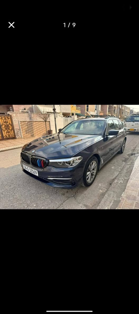 ‏Bmw 520i موديل 2018 ( بانزين ) خليجي
 السعر 135 $ 
  ابيع فقط  

اي استفسار........***********...... 
مكينه اربعه سلندر توين بور تيربو كلش قتصاديه وسريعه
شلعتها ومعدلها شي مخيف

السيارة بدون حادث كفاله عامه  فقط بابين مبدل بيهة امامي ثنينهن نفس الون للجمالية

السيارة خليجية 

تحويل او وكالة نفس اليوم 

المواصفات

بصمه تشغيل 
مثبت سرعه 
صندوك كهربائي + شفط 
ليد داخلي 12 لون بلاد 
كشنات اماميه  خزن  + ستيرن خزن 
شاشة جبيرة حساسات اماميه + خلفيه 
تحكم فتح وغلق الجام من خلال البصمه
مصابيح داخل يدات الابوب للترحيب وتذكير القفل وفتح السياره 
مري كلاب .. مري شفط 
كير اوتوماتيك + عادي 8 نمر ونظام sport
لايتات زينون بلاد عالي ناصي بك لايتات ليد بلاد 
داخل السياره جلد طبيعي مشمشي 
الكشنات الاماميه تحكم كهربائي فول
تحكم ستيرن جهتان فول 
ستيرن خزن كهالسيا
امكانيه التحكم في كمبيوتر السياره
ماوس داخلي للتحكم التام في السياره والكمبيوتر 
انظمه ملاحه متطوره حسب الموصفات
امكانيه ربط الهاتف بشكل متكامل
سايد بريك كهربائي بصمه 
نظام مانع الانزلاق
زجاج المرايا الجانبيه والوسطيه للسيارة عاكس للضوء
التبريد التحكم من قبل السائق او من خلال قياس درجات الحراره وتحكم التبريد الخلفي منفصل بالكامل عن الامامي مع امكانيه التحكم به من قبل السائق من خلال الكمبيوتر 
نظام الايرباك لجميع جوانب السياره
حساس امامي خلفي 
نظام السماعات فول استريو +دمام ومضخم بلاد
كمبيوتر لفحص جميع المركبه وعند وجود اي خلل يخبرك في مكان العطل والخلل 

ملاحظة .. 
عندي خلل بل محرك فقط هذا ينزل من السعر  البيع 
مكاني بغداد الدورة...
