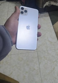ايفون ١١ برو ماكس ذاكره ٢٥٦ بطاريه ١٠٠ جهاز مبدل بس بطاريه فقط باقي كف...