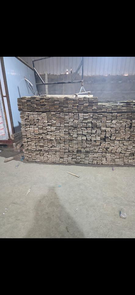 لوح 4 متر العدد 11 مكعب العنوان البصرة الاتصال ***********
