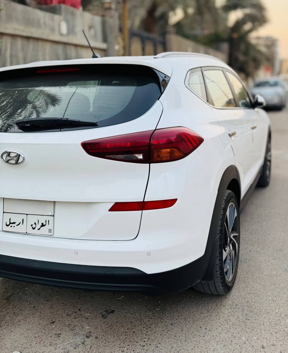 للبيع توسان 2021 (شكل 2020)  ✅

سعرها ادخل ع رابط https://t.me/carssofiraq/16352

لون أبيض
🔹 ماشية:70,000 كم
🔹 حالة السيارة: نظيفة، بيها بارد بالباب الخلفي موضح بالصوره ،مبدل كفر لايت الامامي جهه اليمين 
🔹 محرك + گير بحالة ممتازة
🔹 داخلية نظيفة، كلشي شغال 100%
🔹 طخم تايرات جديد 
مواصفات :sle عدا فتحه السقف 
المحرك:
 • 4 سلندر، 2.0 لتر (Gasoline)
 • قوة تقريبية 155–164 حصان
 • ناقل حركة أوتوماتيك (6 سرعات) 
 • نظام الدفع: دفع أمامي (FWD) 
 • الداخلية:
 • مقاعد مخمل
 • تحكم كهربائي بالمقاعد الأمامية
 • مقود متعدد الوظائف مع أزرار تحكم
 • شاشة وسطية لمس 10 إنج مع بلوتوث/USB/أندرويد
 • كاميرا رجوع واماميه+ حساسات خلفية واماميه
 • مكيف هواء أوتوماتيك ثنائي المنطقة
 • الأمان:
 • 4 وسائد هوائية
 • مانع انزلاق (ESP) + ABS + EBD
 • نظام تثبيت السرعة (Cruise Control))
 • ويل سبورت أصلية مقاس 19 إنج
 • مرايا كهربائية مع إشارة انعطاف
 • إضاءة LED أمامية + خلفية
 • الدخول والتشغيل بدون مفتاح (Keyless Start)
رقم اربيل 
الموقع /البصرة
للاستفسار:***********

.

🚗اعرض سيارتك ع اقوى قناة تلكرام و واتساب و صفحتي فيسبوك للبيع و شراء سيارات ادخل ع رابط 👈 https://t.me/carssofiraq
