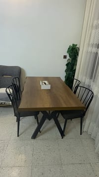ميز طعام • ٤ كراسي • جديد