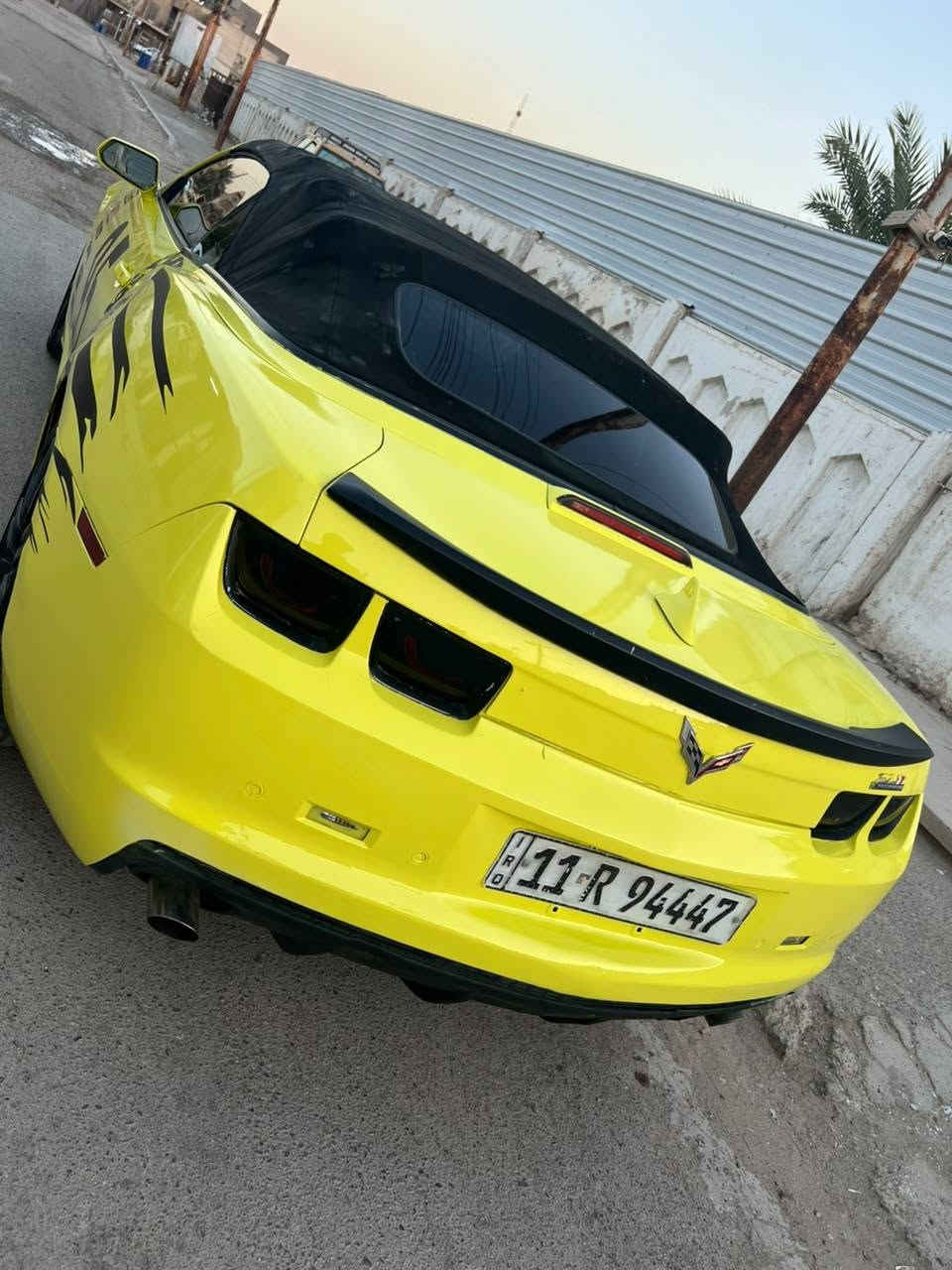 السلام عليكم 
كمارو موديل ١٢ فئة Rs محرك ٦ سلندر  سيارة فول مواصفات محرك كير تبريد سيارة خير من اللة بيها نواقص بسيطة بيبان لامبدور جكات اصلية لد متغير صبغ حزام فرن جديد سيارة بدون دواخل  سعر ٨٠ وبيها مجال بسيط مكاني شهداء البياع ***********
