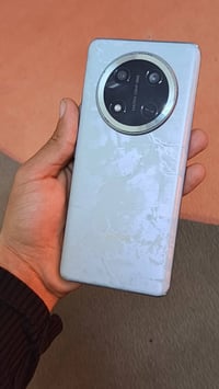 ذاكرة ٢٥٦ • رام ١٢+١٢ • بطارية ٦٦٠٠