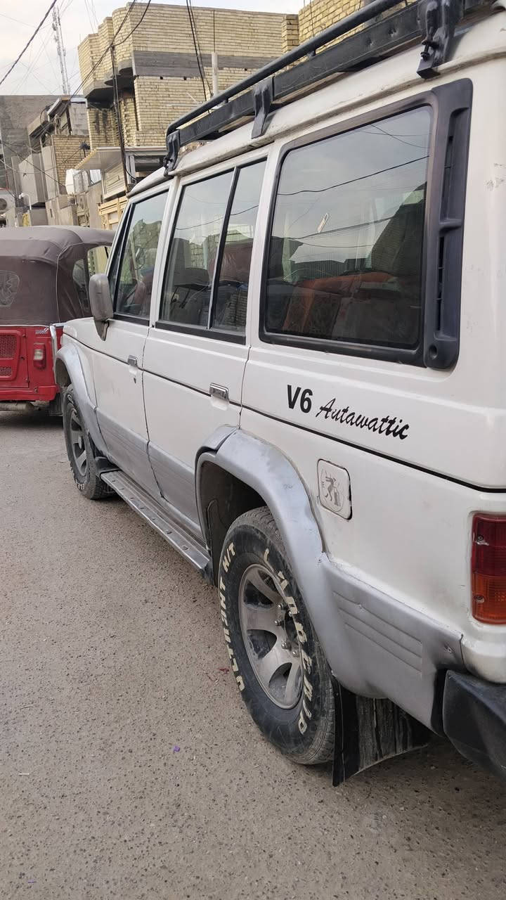 سلام عليكم كالوبر 1997 للبيع رقم نجف انكليزي السياره بسمي سنويه تصقط بل نهايه 27 كير ومكينه لبلادي خير من الله لاتبخير ولا تنقيص السعر 40 العنوان  مدينه الصدر حي طارق رقمي ***********
