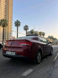 سيراتو رياضي تك باب .. من داخل واسعه حاله حال  أم أربع بوب ونفس الغراض...