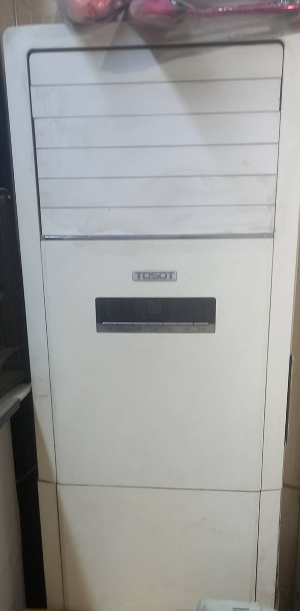 السلام عليكم اخواني عندي مكتبة وصارت ضروف واريد اعزل المكتبه وعندي غراض مكتبة كاملة طابعات سبلت بردةعازل هواء جهاز كبس وعارضات فاتحينه وراح انزل الصوره في المنشور والي يحب يشتري عنواني مدينة الصدر او الاتصال على الرقم ***********يوجد واتساب الأسعار على الخاص مستعجل عل بيعتهن 
ملاحظة جميع الغراض شغاله
