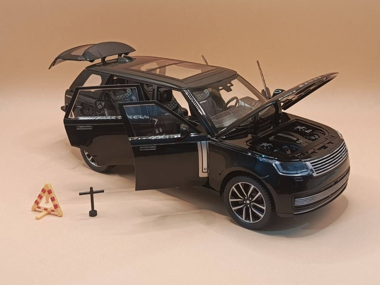 RANGE ROVER. SV2022. 👑
🌍-المجسم قياس 1/24....

🌍-تفتح أربع ابواب وصندوق وبنيد 

 وفتحة البنزين....

🌍-مرايا السيارة تنطوي....

🌍-اصوات وإنارة سستم كامل....

🌍-العجلات تدور وي الستيرن....

🌍-بانوراما في السقف....


**إذا كنت صاحب هذا الإعلان وتريد حذفه لأي سبب، رجاءا أرسل رسالة إلى الدعم الفني**