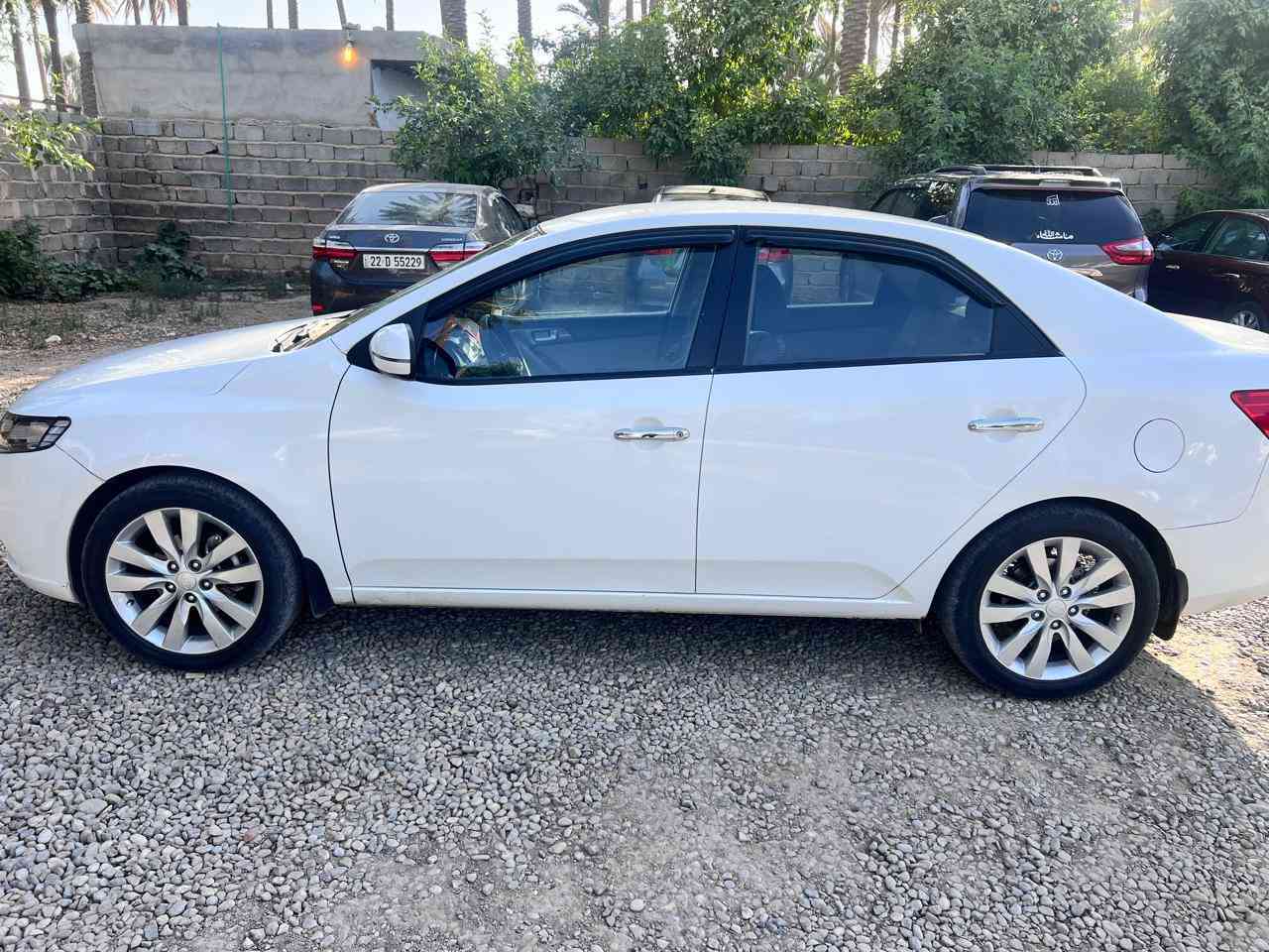 السلام عليكم للبيع كيا سيراتو 2013 مكينه وكير كفاله عامه  سونار موجود داخل الصور سياره خير من الله سنويه ال ٢٠٢٧ شهر ال ٥ مكان السياره ديالى المقداديه السوق القديم كراج الملا لوقوف السيارات السعر 118 وبيها مجال  الاستفسار ***********
***********
