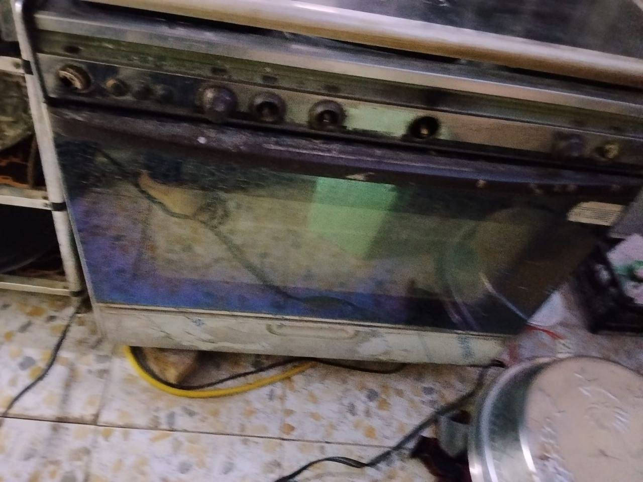 طباخ كريازي للبيع مكان دور النفط ***********
