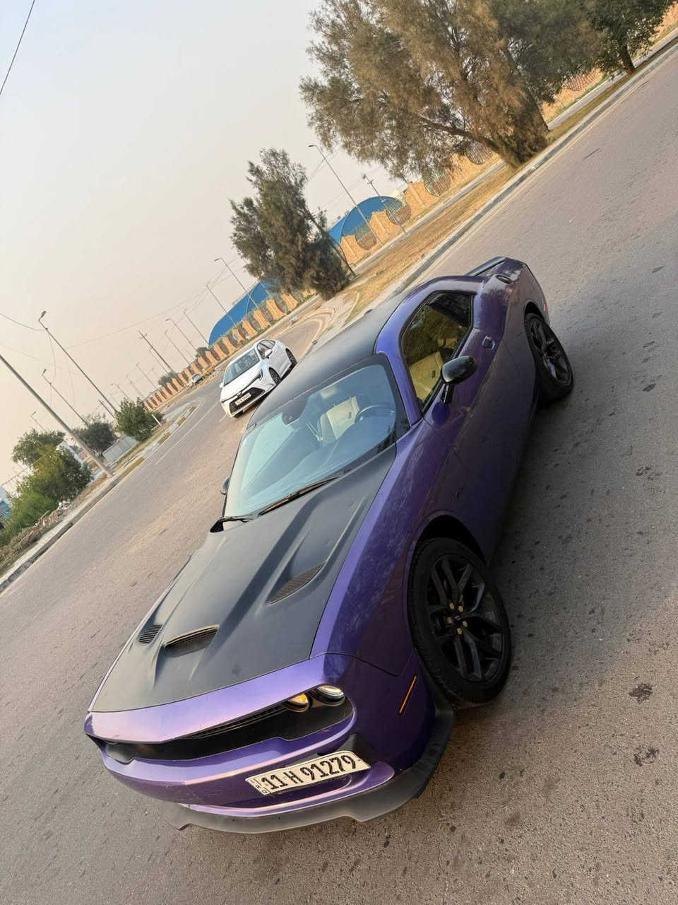 السلام عليكم 
جالنجر موديل 2019
مكينه SXT 3.6/V6 
اللون بنفسجي 
تغيير لون للجمالية اصل اسود
السعر ١٤٠وبيها مجال بسيط
رقم بغداد الجديد بـ اسمي شخصياً تحويل ثاني يوم
الممشى ٧٠ ميل
كشنات حضن جلد وكنتاره
شاشه كار بلي
تخم تايرات جديد
منظومة زنون قويه
تبديل دهن ادنول جديد
گير مكينه اكسل تبريد كفاله شرط
شرط السياره ربع دينار متصرف عليها 

العنوان بغداد البلديات
الاتصال واتساب او مباشر
***********
