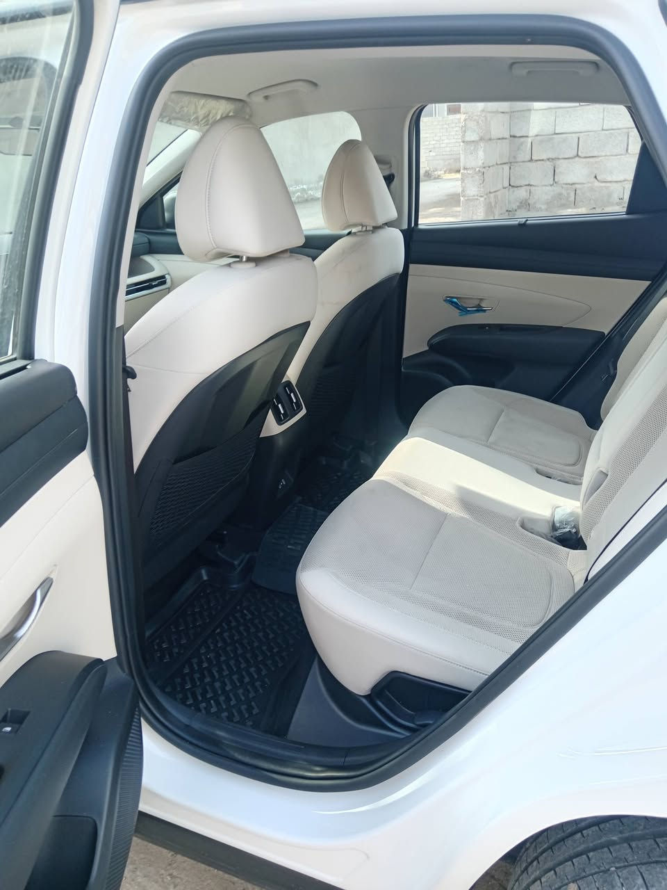 توسان 2025 فول مواصفات رقم سليمانية تو كلار ماشية 7 الف مالجناي للبيع السعر ٢٣٨$  وبيها مجال قليل للاستفسار الاتصال على الرقم ***********
 مكانها كنعان
