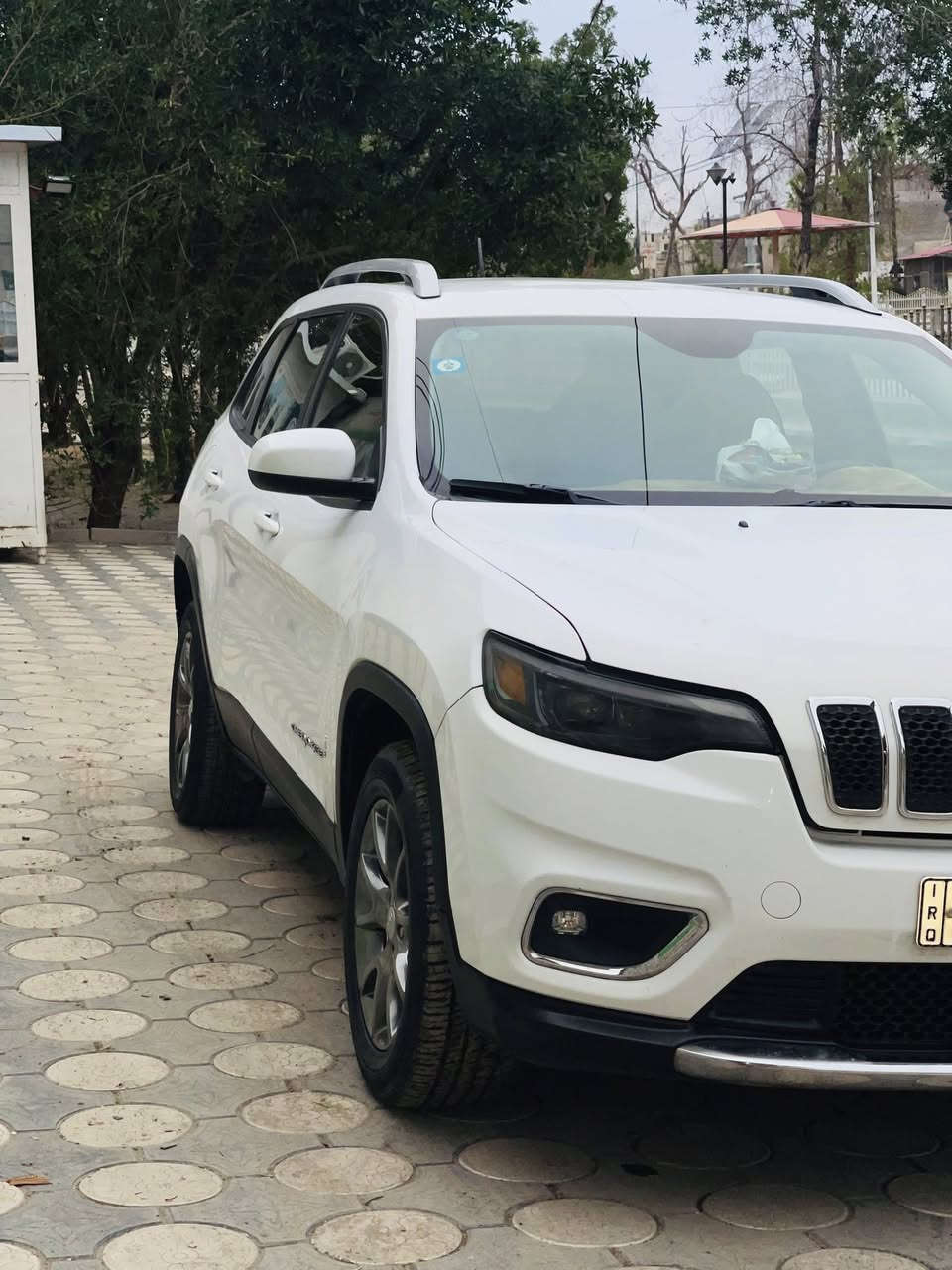 السلام عليكم من رخصه الادمن
للبيع فقط !
سيارة جيب شيروكي 2020 فول عدا الفتحه سيارة خير من الله مناقصها شي تخم تاير جديد ادامة كامله للصدر تبديل مكينة جديدة 2022 كير  سيارة جديدة بمعى الكلمة متصرف عليها ولا ربع بيها حادث جاملغ وبنيد ومبدل بيها قطع نفس اللون بدون صبغ 

مكلف بالنشر !

العنوان بغداد المشتل 
*********** واتس اب شغال
