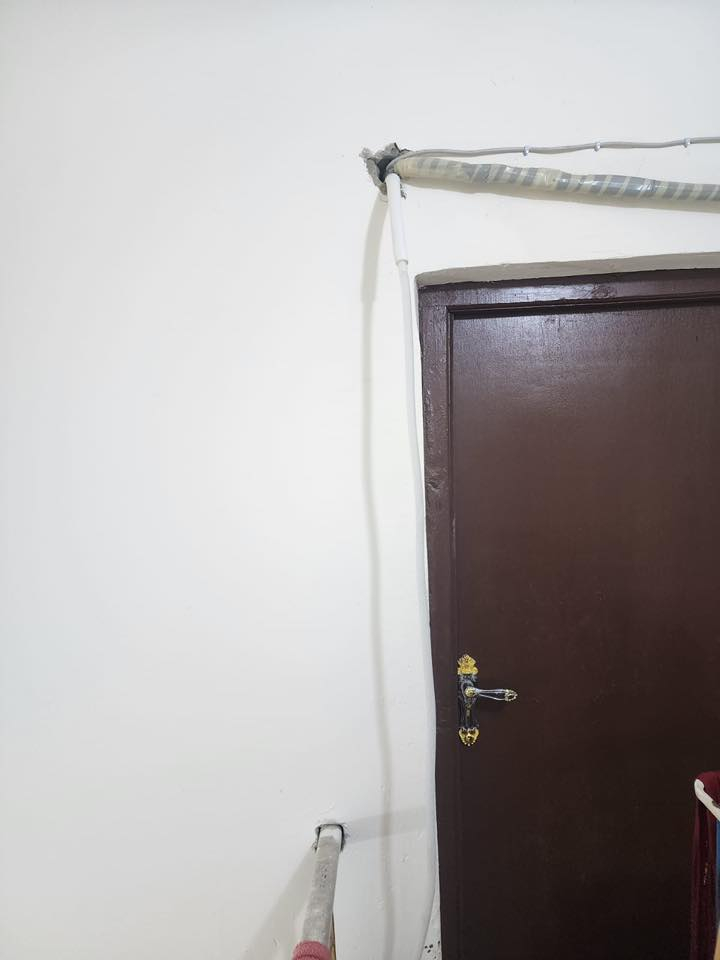 بيت 72 متر عكاده للبيع كلشي بي نظيف ومرمم حديث 
جوه مطبخ واستقبال وغرفه وخدمات وفوك غرفتين وحده جبيره سويت والثانيه اصغر منها 
قطاع 7 صاير بداية الفرع على شارع الفلاح بسعر 160 مليون للتواصل 
***********
