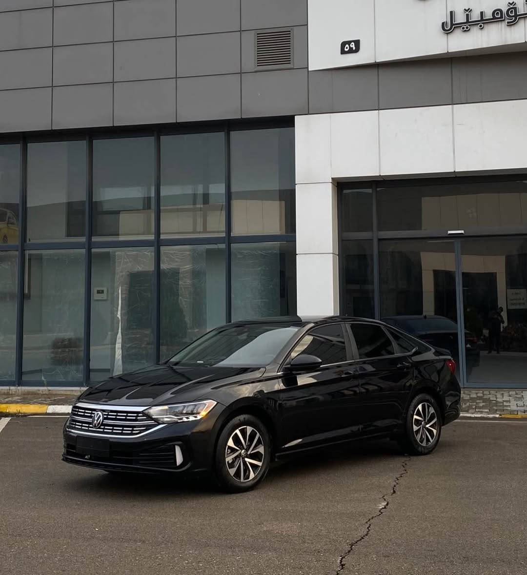 volkswagen jetta 2024 S sport 

جیتای ٢٠٢٤ مواسەفات s ڕەشی قەتران گێڕ ئۆتۆماتیک 

سەیارەکە تەنیا ٢ پارچەی بۆیاخە بێ ناوگرتن ،  
کاتی نەشکاوە ٢ مانگی لەگەڵە ... 
مواسەفات ...
 گێچ ئەلکترۆنی , کامل لید و زینۆن ، شاشە، کامێرا ،کامل ڕادار ... زۆر مواسەفاتی تر

نرخی 132 گەڵاو مەجالێ کەم ... 

***********
*********** السليمانية, العراق
