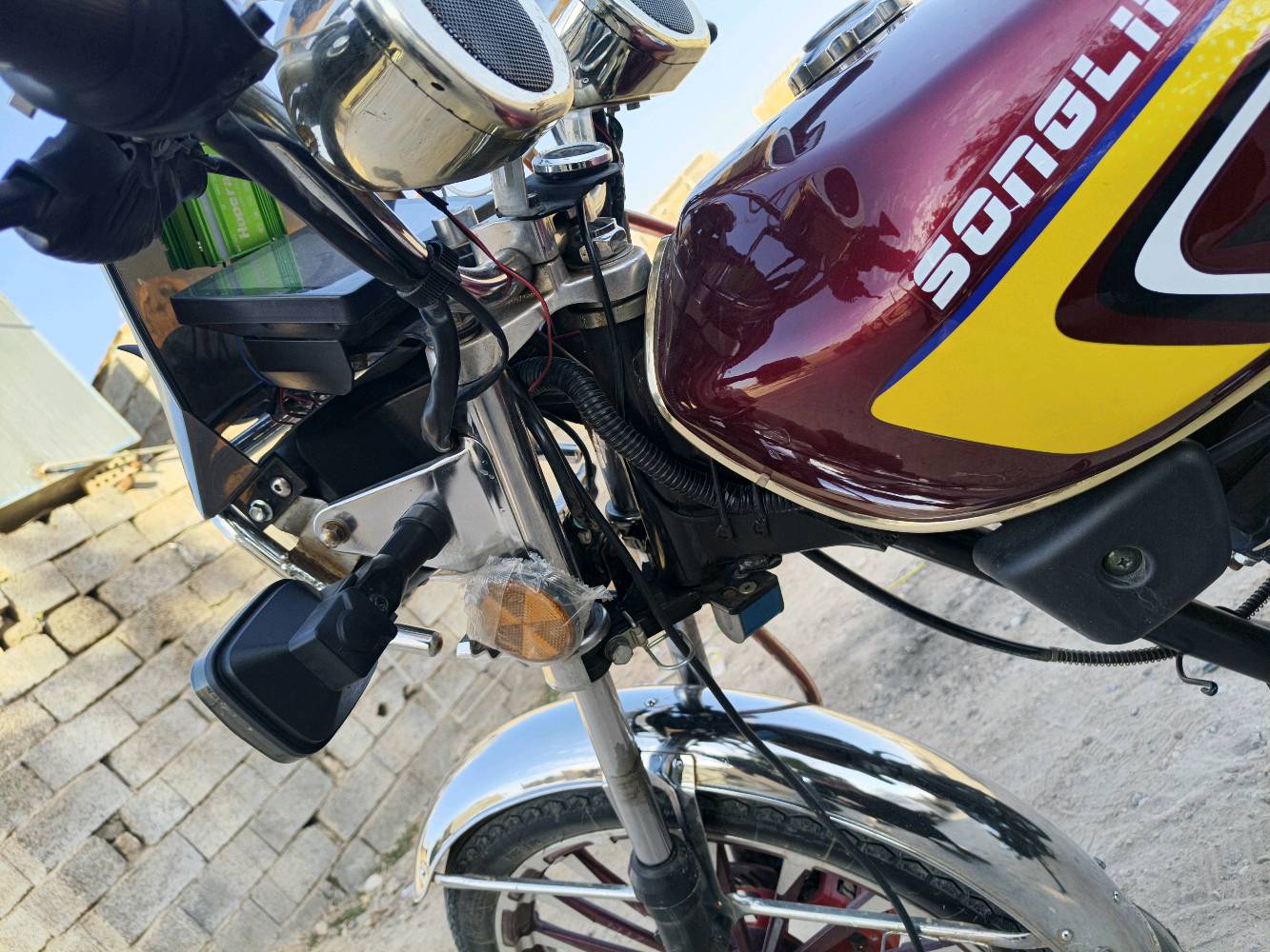 يالله سلام عليكم دراجة لبيع موديل 26 محرك 200سيسي الدراجة كفالة عامة من التاير لتاير كلشي شغال بيها بصمة بدشبول بصمة تشغيل عن بعد نازلة بشهر 9 السعر900وبيها مجال لشراي عنوان بغداد ***********واتساب تواصل خاص متوفر 24ساعة 