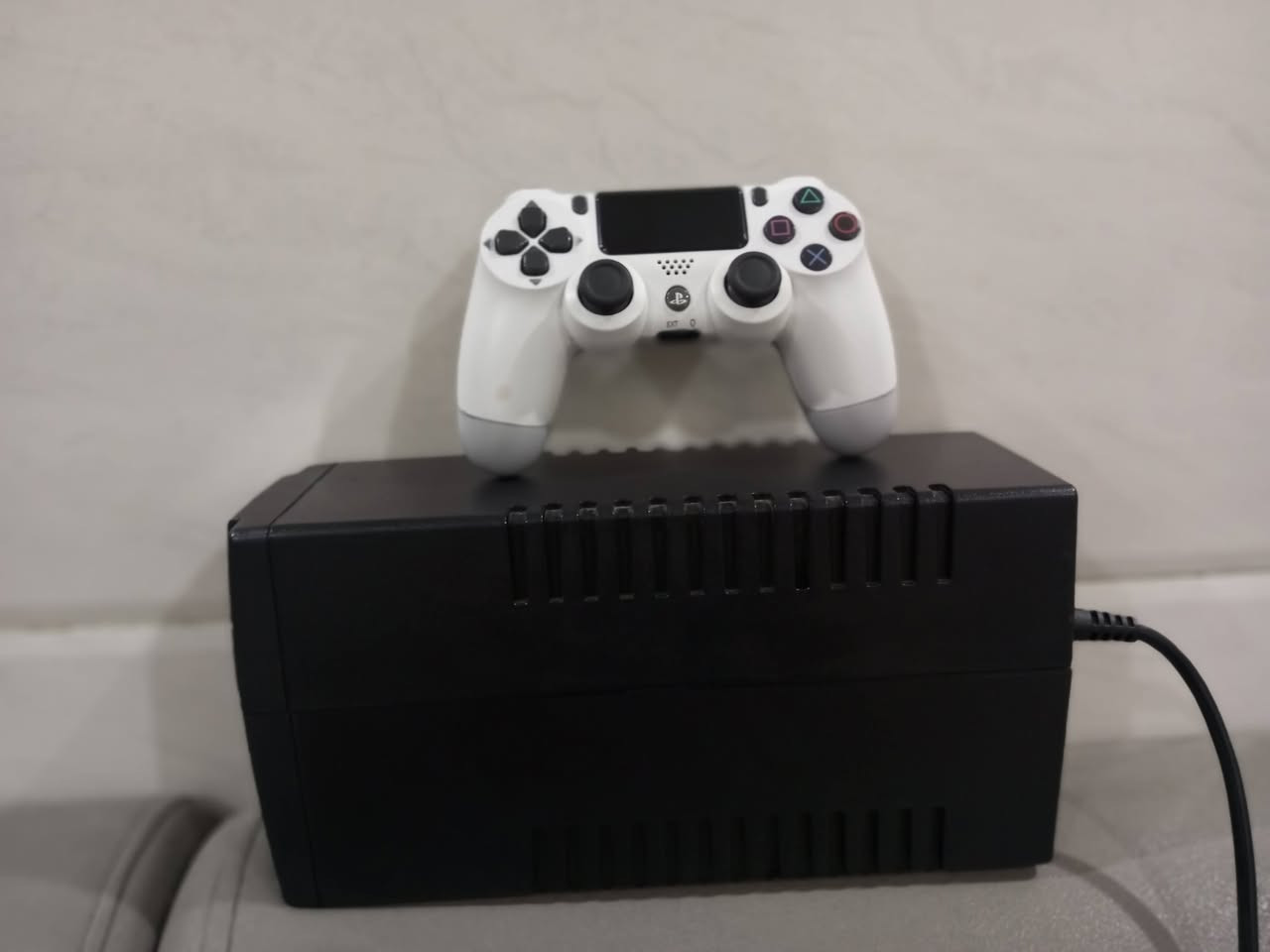 ps4: اون لاين 1 تيرة سلم
UBS: مدتة نص ساعة ويغلق بدون كهرباء
قرص لعبة مودرن وار فاير 3 قصة أون لاين مابات كاملة 64 ماب
جوستيك واحد فقط 
نضيف وجديد قبل شهر جبتة لكارتونة موجودة تستلمة بكارتونة
علامة سوني الاصلية الذهبية موجودة 
سعر: 325 وقابل للتفاوض


**إذا كنت صاحب هذا الإعلان وتريد حذفه لأي سبب، رجاءا أرسل رسالة إلى الدعم الفني**