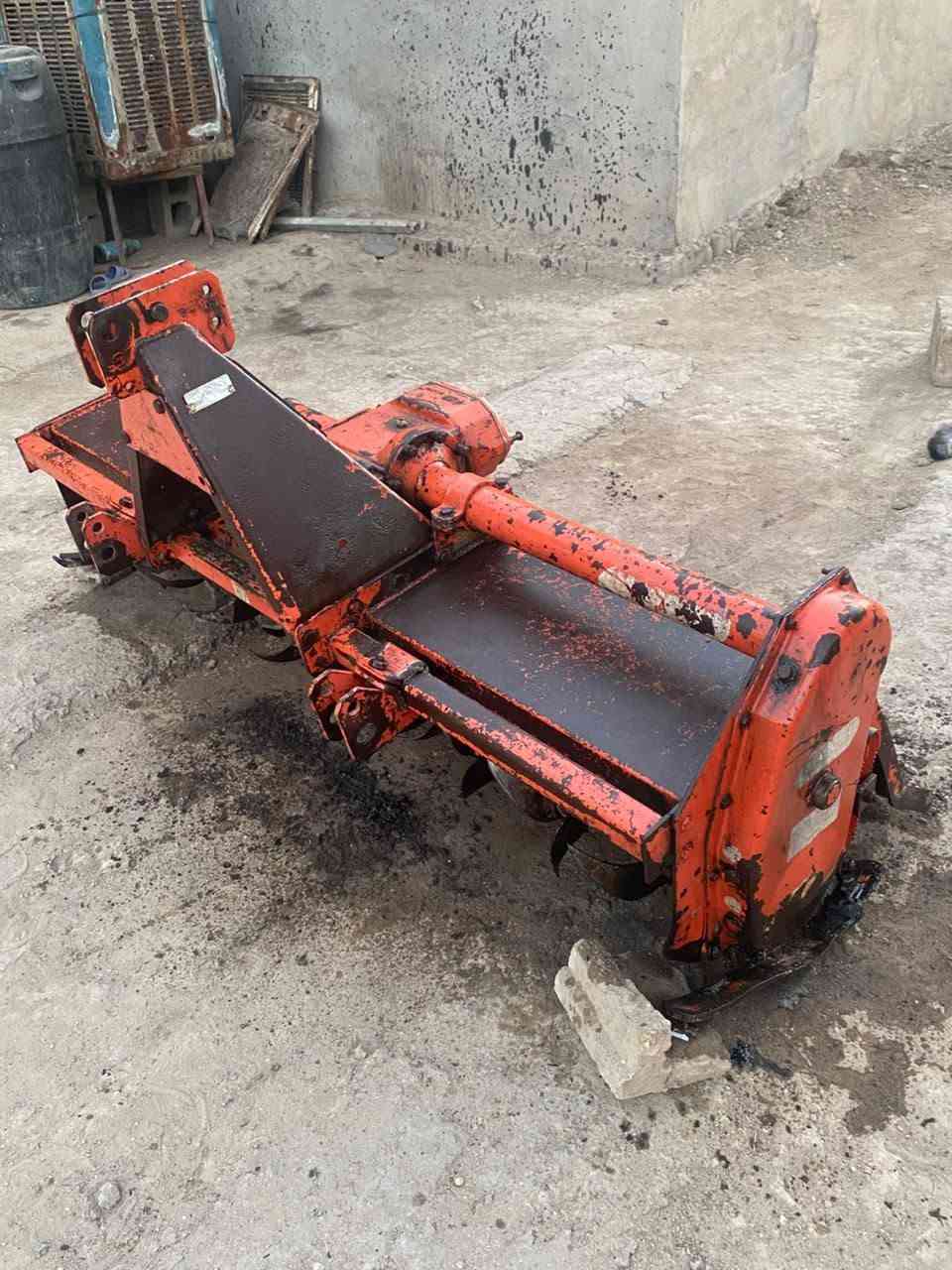 سلام عليكم رفاسةأيطالية الحجم 185المكان اليوسفيه ***********  /***********
