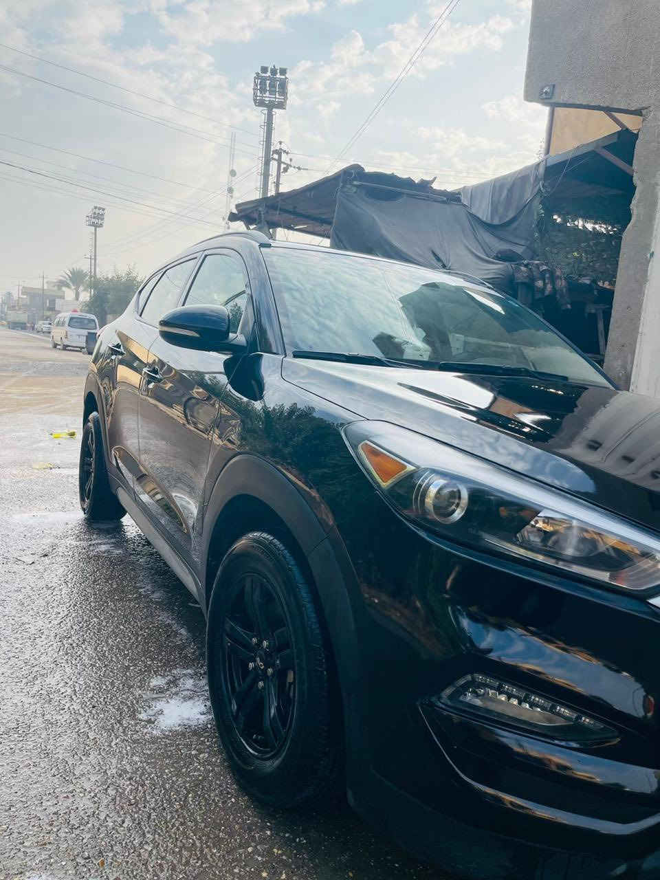 السلام عليكم سياره توسان لبيع 
موديل ٢٠١٨ سياره نص فول جديده كلش 
ماشيه  ١٠٠ألف سياره جان بيه خيط بخار نفتح جفتت بستم جديد تجفيد بي ضمان ٥ سنوات 
سياره بيه موصفات حلوه كشنات جلد تتفئه وتبريد رادارات تحكمات ستيرن قياده ذاتيه 
سياره فقط بيه قطعه تبديل بنيد سياره كلش نضيفه بسمي ثاني يوم تحويل سياره بسعر ١٤٥ وبيه مجال بسيط لشراي الاتصال ***********
