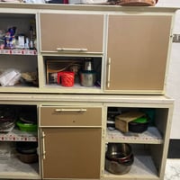 كاونتر 4 قطع داخله نضيف فقط بيبان يرادلهم براغي سعره تفضلو خاص هذا رقم...