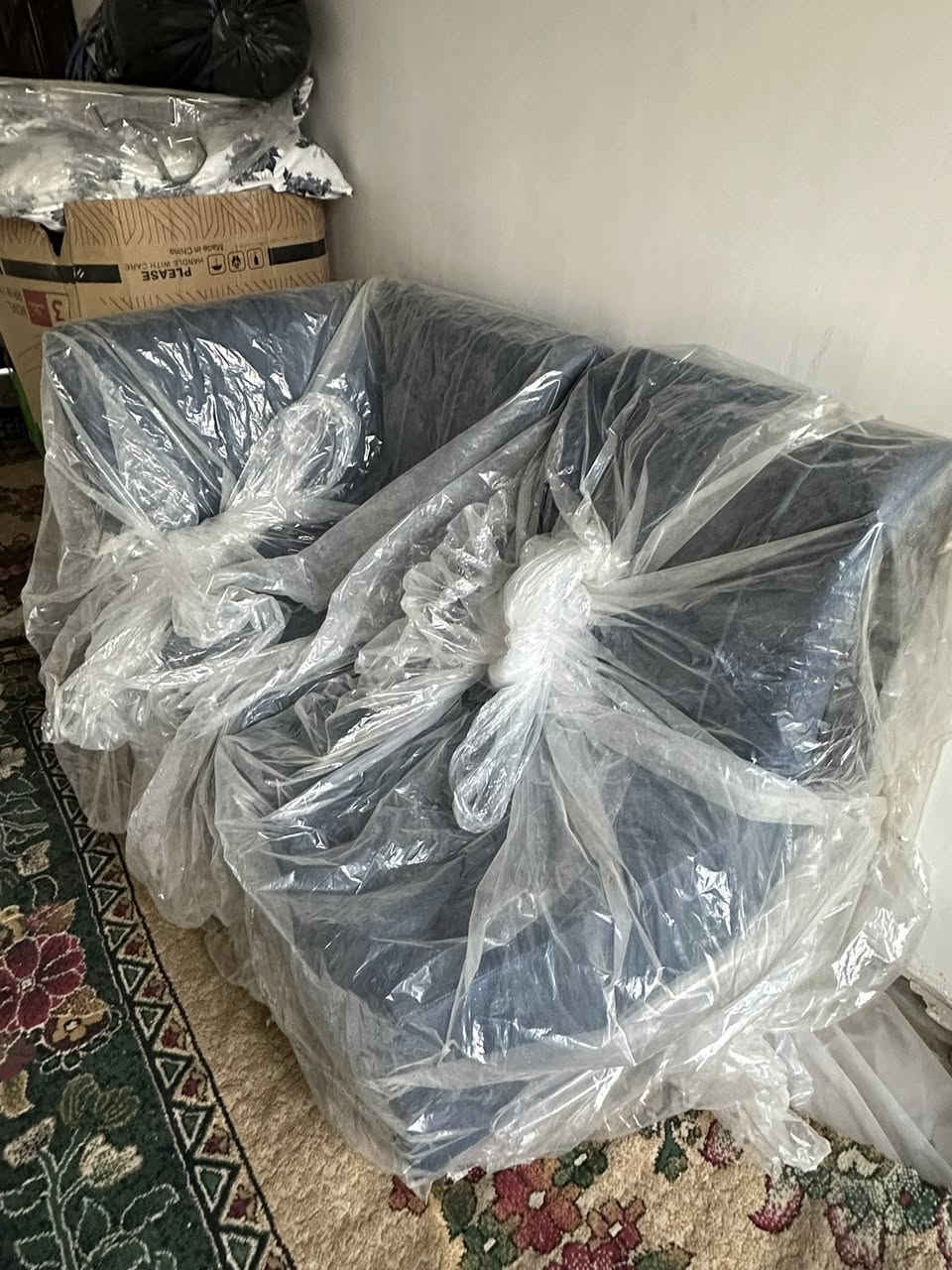 سلام عليكم كرسين ماعرف اسماهن زادن عندي من تخم كامل جديدات بجيسهن هسه فتحت جيس صورتهن ورجعته محد كاعد عليهن جديدات قيم وخذ مدينه صدر بغداد 
*********** واتساب فقط
