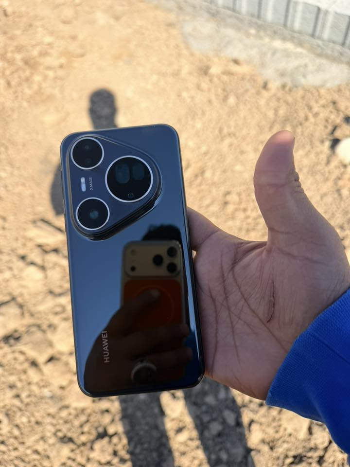 هواوي بورا 80 الترا نسخه الوكاله يعني عالمي مستخدم قليل كامل ملحقات نضافه 100/100 السعر مليون 250 
***********
