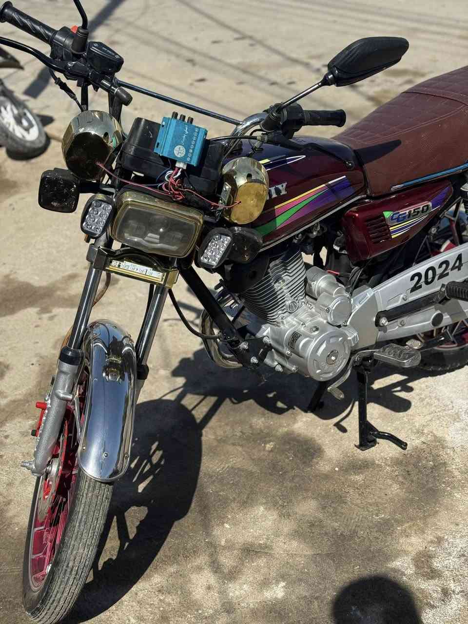 للبيع سيفان موديل 2024 كله شرط السعر 700 بي مجال العنوان تكريت القادسيه شارع ابو عقرب اتصل ***********@الجميع
