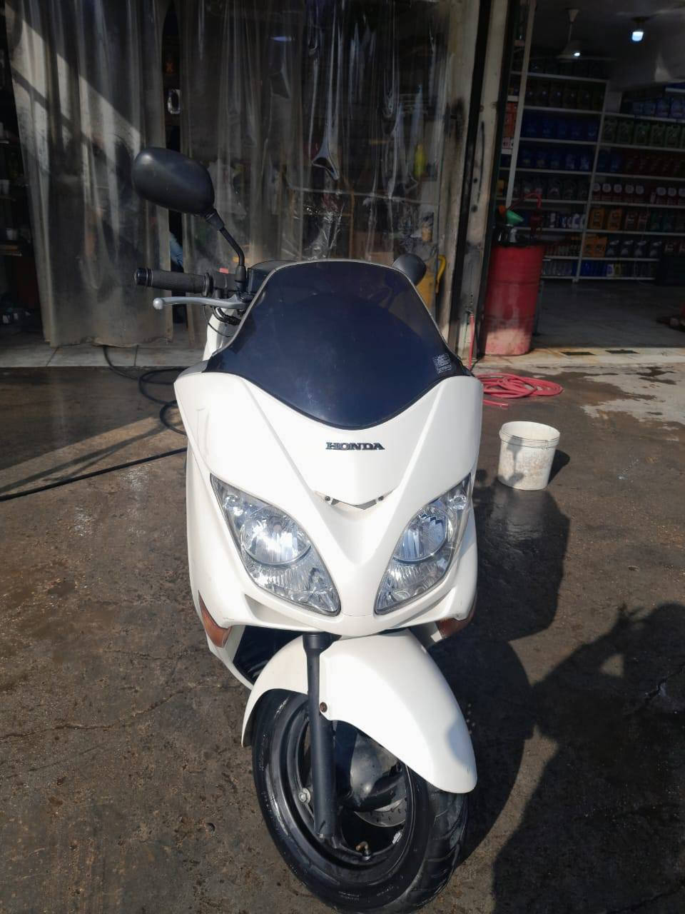 دراجة فورزا 08 عمية بلاد كاملة مابيهة اي نقص نضيفة جدا مامفتوح بيهة برغي تايرات جديدة ستاند حساس يدات تدفئة نكرة سلف السعر مليون ونص للاستفسار ***********
