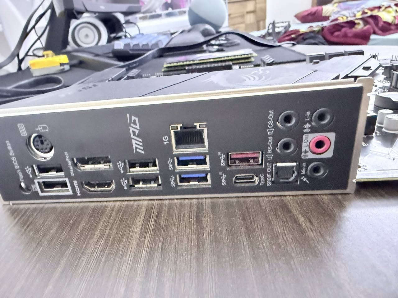 غراض للبيع تفصيخ من تجميعة مالتي
Ryzen 7 3700X 135.000 IQD

MB MSI B550 Gaming Plus 120.000 IQD

...

Ram HyperX 16gb 2×8 3200mhz rgb 85.000 IQD

...

M.2 Transcend 256gb nvme gen3 30.000 IQD

...

Psu 750 watt AeroCool gold 65.000 IQD

...

Case Cougar Conquer 135.000 IQD

...

مبرد مائي مغلق ٢٤٠ ملم msi 

70.000 IQD


**إذا كنت صاحب هذا الإعلان وتريد حذفه لأي سبب، رجاءا أرسل رسالة إلى الدعم الفني**