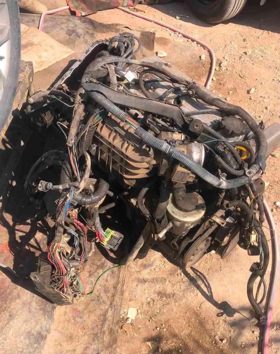 مكينه بانده شرط الشغل
سعر المكينه  3 اوراق

عنواني بغداد رحمانية الشعله 

للاستفسار ***********

عندي كل غراض السياره بانده 

شنو تحتاج ادخلي خاص واني بل خدمه
مرتضى المنصوري
