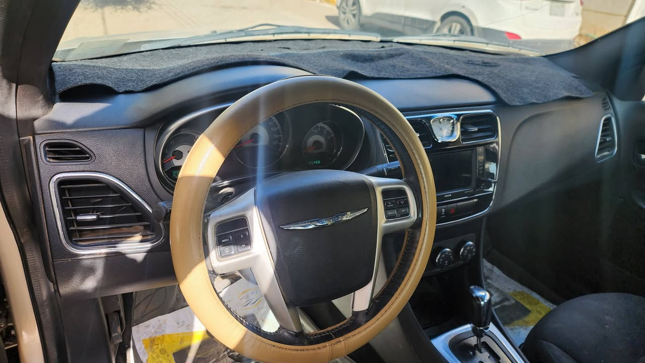 سلام عليكم
كرايسلر 200 C للبيع 
موديل 2013
محرك 2400
لايت زنون 
ماشية 95420
رقم( بابل) بأسمي تحويل ثاني يوم 
مكان السيارة ( كربلاء )
السعر 68 $
للاتصال ***********
