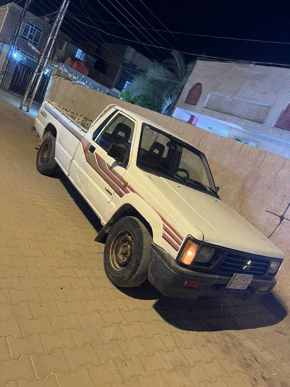 سلام عليكم بيكم البيع رغم أنبار الماني صاحبه متوفي عندي مستمسكاته وجايمشون بالـ قسام شرعي يعني تحول بس يخلص قسام  اني أبيع كوم حديد سياره بلاديه مابيه نقص مكان سياره دوره قرب بانزيخانه الغفران سعر 25وبيه مجال تصل ودالل ***********
