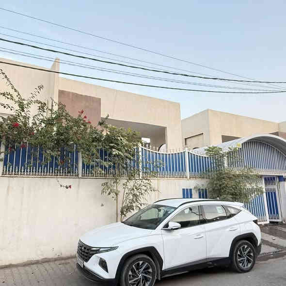 سلام عليكم 

#ارض_الخير_للعقار_والمقاولات_العامه

دار في #النجف_الاشرف 
الموقع :الاميرات الاولى 
المساحه :300م بناء VIP

شارع عرض 12م مفتوح على الرئيسي 

مواصفات الدار : يحتوي الدار على 4 غرف نوم + استقبال +مطبخ +صاله +حمامات عدد 5 + كراج سياره 

🔴للاستفسار زياره مكتبنا عنواننا النجف حي الغري اربع سوايد 
او الاتصال على الارقام التاليه 

*********** ☎️

*********** ☎️

☑️بأداره :جبار الخويلدي
