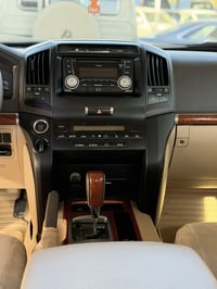 لاند كروزر • ٢٠١٣ • كفالة عام