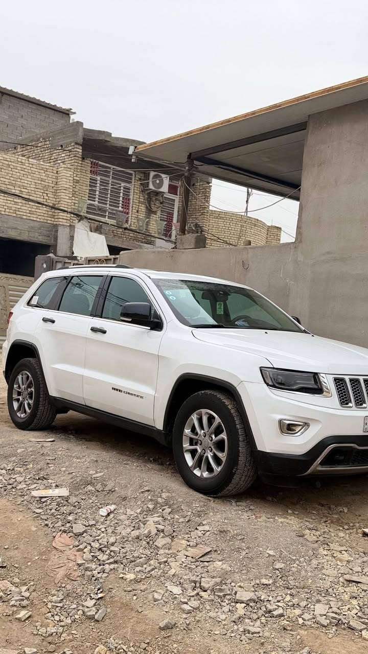 السلام علیکم
للبيع جيب 2014 خليجي رقم بغداد الدولي الجديد 
ماشيه 151 السياره جاهزه ومابیها نقص على وضع الشركه نضیفه بمعنى الكلمه فول مواصفات 
معروفه مواصفاتها 
محرك 6 3600 بيها صبغ نص باب السايق 
وتكحیل کرتات ثنین 
سونار موضح بالصور 
مکان السياره بغداد
سعرها230
الهاتف ***********
غير متواجد على النت
