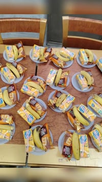 التغذية الطلابية ليوم السبت ١٤ آذار علما لدينا خطوط مجانا للطالبات زي ...