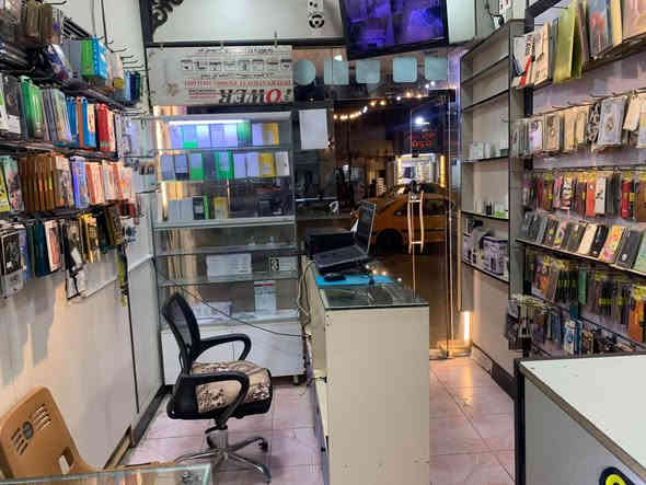📱 محل متكامل لصيانة وبيع الموبايلات
يحتوي على:
✅ أكسسوارات متنوعة
✅ سبلت وكاميرات
✅ جميع معدات وأغراض الصيانة
✅ بضاعة جاهزة للبيع من اكسسوارات وغيرها

🛒 البيع يتم:
المحل والغراض أو بدون أغراض — حسب رغبة المشتري

📍 الموقع: بغداد – الأمين – الثُّـامية – شارع النواب

📞 للاستفسار والاتصال:
*********** بغداد

