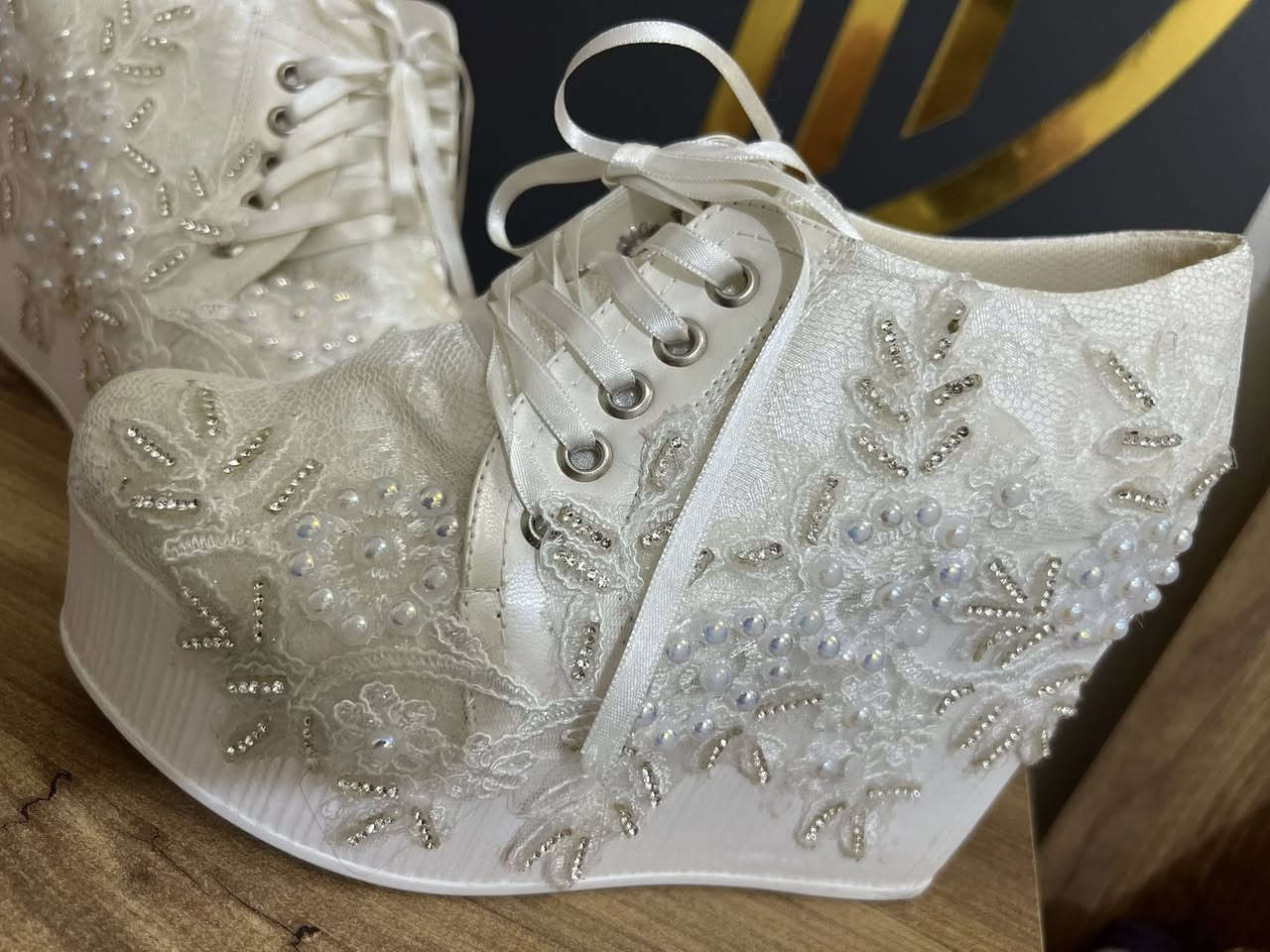 السلام عليكم بنات طلعلي ذني الاحذيه مال عرس بشي ان البوتين قياس 38
والكعب قياس 36


**إذا كنت صاحب هذا الإعلان وتريد حذفه لأي سبب، رجاءا أرسل رسالة إلى الدعم الفني**