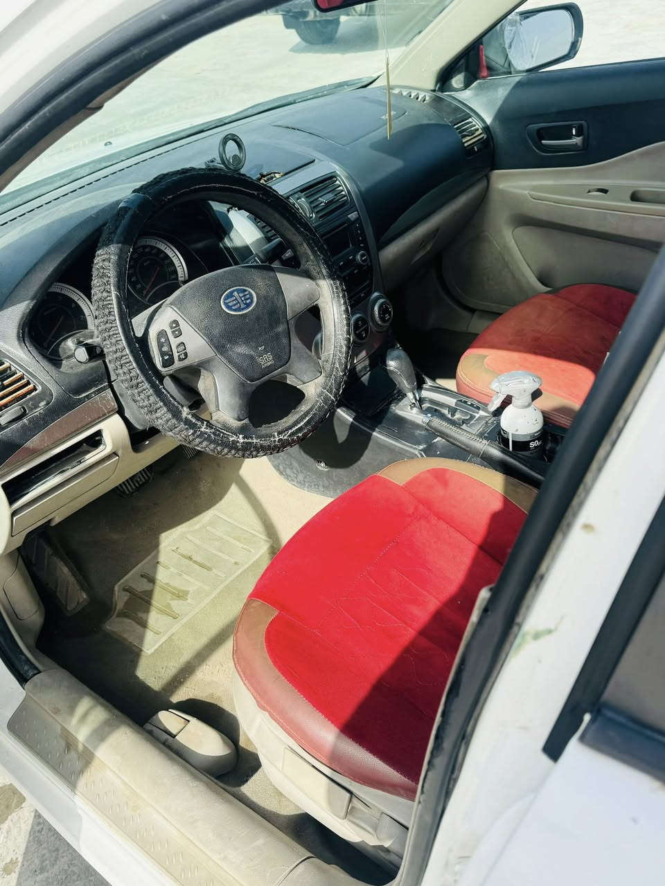 السلام عليكم
فاو b50 2013   رقم بغداد ب اسمي سنويه بعدها مساقطه للبيع  بيها حادث من فوك الشباك وبنيد مبدل كلشي وكامله كير مكفول ومحركها زين سعر 43 وبيها مجال تواصل خاص او هذا الرقم. ***********
