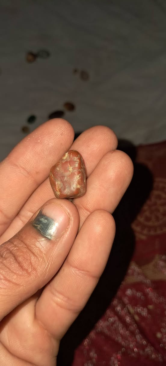 حجر كريم للبيع ***********
