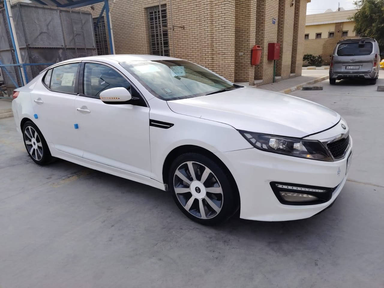 السلام عليكم
كيا اوبتيما خليجي موديل 2012 فول مواصفات 1/1 قماره حديد 
بيه رش البنيد والداير الخلفي الايمن بدون تصليح ومعجون تجميل شرط والباقي مكفوله كفاله عامه من الضربه والصبغ والتبديل والفتح 
محرك 2400 دوش شرط برغي مامفتوح بيه 
 سياره بوضع الشركه جديده جدآ رقم كربلاء مشروع وطني تحويل مباشر راعيها يمي سنويه لغايه 2028
 مواصفات السيارة 
 بصمه تشغيل بصمه ابواب  بصمه جنطه شاشه تاب كامره دواره مري شفط اشاره بالمري  حساسات بلاجكتور ويل كب اصلي عدد 5 يدات نيكل من الداخل والخارج تبريد أمامي خلفي لد أمامي خلفي لايت عدسه  سياره جديده جدآ من الداخل والخارج وجاهزه مكينة كير حداديه كهربائيات تخم تاير كله جديد تبريد ثلج  مكان السيارة الناصريه مركز  السعر(125) 
رقم الهاتف ***********
