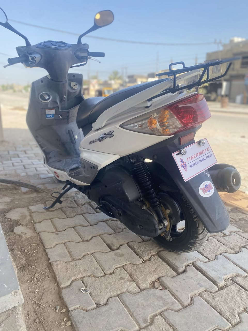 سكنس فحل. نوزل. خطين. ياباني 
ستان. حساس شغالة. كل نقص. مابيها 
جيب. الف. فيتر برغي. ممفتوح. بيها 
السعر. 1100. بيها. مجال. فقط منفيس


**إذا كنت صاحب هذا الإعلان وتريد حذفه لأي سبب، رجاءا أرسل رسالة إلى الدعم الفني**