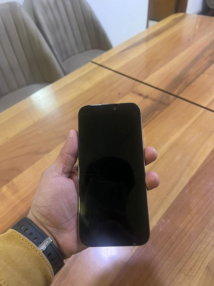 ايفون ١٦برو ماكس 
لون تيتانيم صحراوي
الذاكره ٢٥٦
ضمان ماستر يخلص شهر ٩
نضافه ١٠٠٪؜
مستخدم شهر واحد 
سعره ١٦٠٠٠٠٠وبيه مجال قليل
***********
