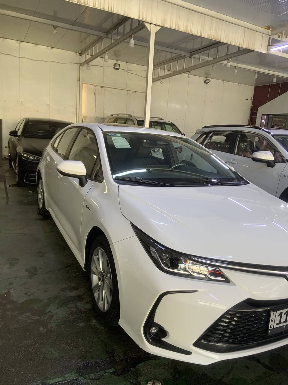 كورلا 2025 هايبرد 
رقم بغداد 

السيارة مكفولة كفاله 
ماشيه 9 الف 
داخل اسود 
السعر 162  وبيه مجال 
مكان السيارة بغداد
***********
