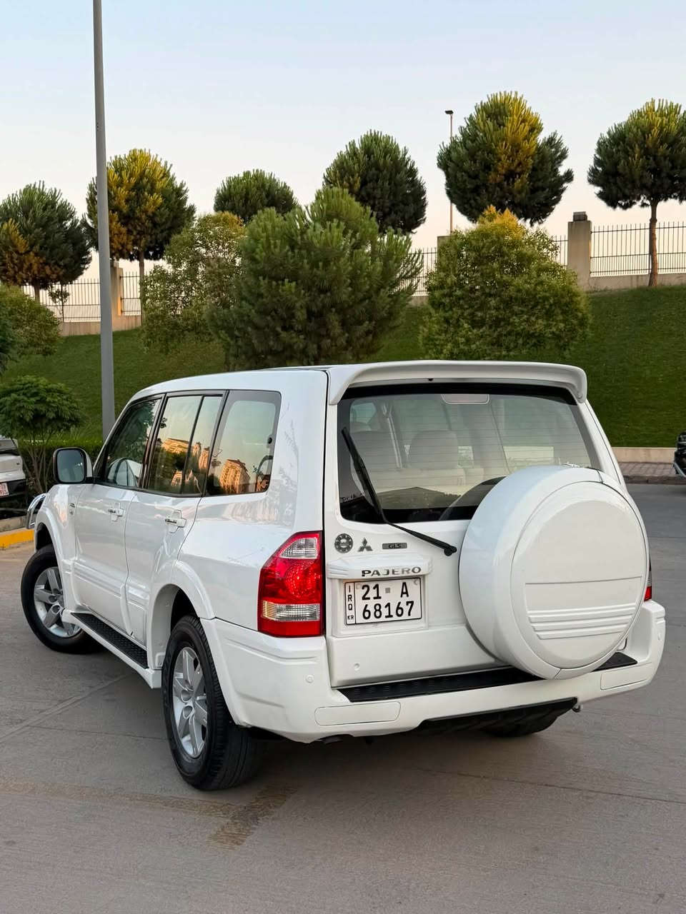 باجيرو موديل ٢٠٠٦ خليجي مواصفات gls صفر شركة محرك ٣.٨ مرغوب سيارة  مواصفات داخل بيجي او فورميكا كشنات جلد بي شاشة من سقف جامات كهرباء تبريد مركزية كشنات ٣ قطعة سيارة دبل اكسل  طايرات  جديد سيارة مابي صبغ مابي شخوت مابي ايشي  فقت بيها مكان ١  تعديل و بس سيارة رقم سليمانية سنوية جديد شرط تحويل او وكالة محرك گير حدادية كلها بشرط ماشية ٢١٣٠٠٠ كم حقيقي سيارة ماشاالله حيل حلوة سعر ١١٠$ ورقة و مجال بصيط مكان سليمانية ***********
