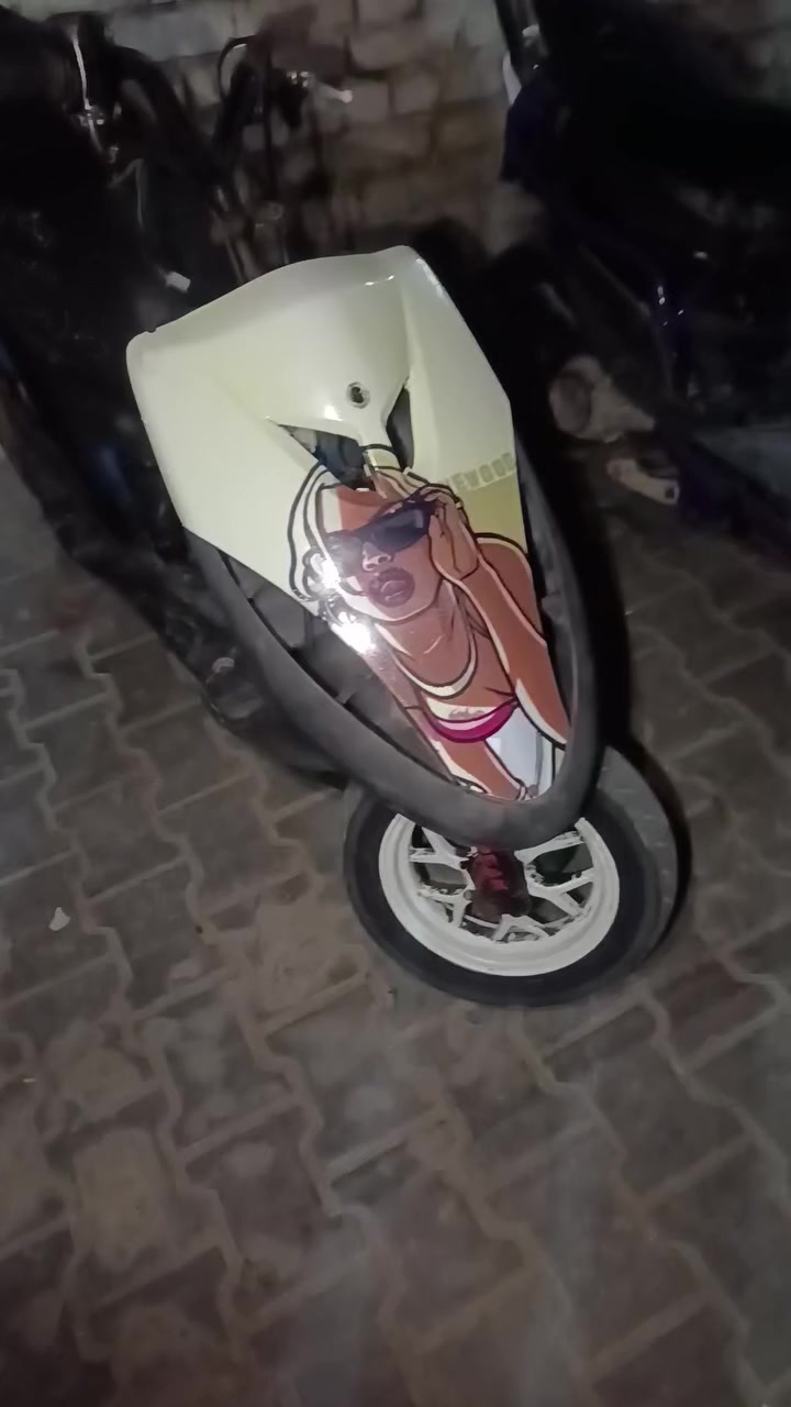 سلام عليكم دراجات للبيع الوحد ٢٥٠ ابيع اثنينهن وبيع طافي بس بكن اكفل وشراي يخابر *********** مكاني بغداد. بغداد الجديده
